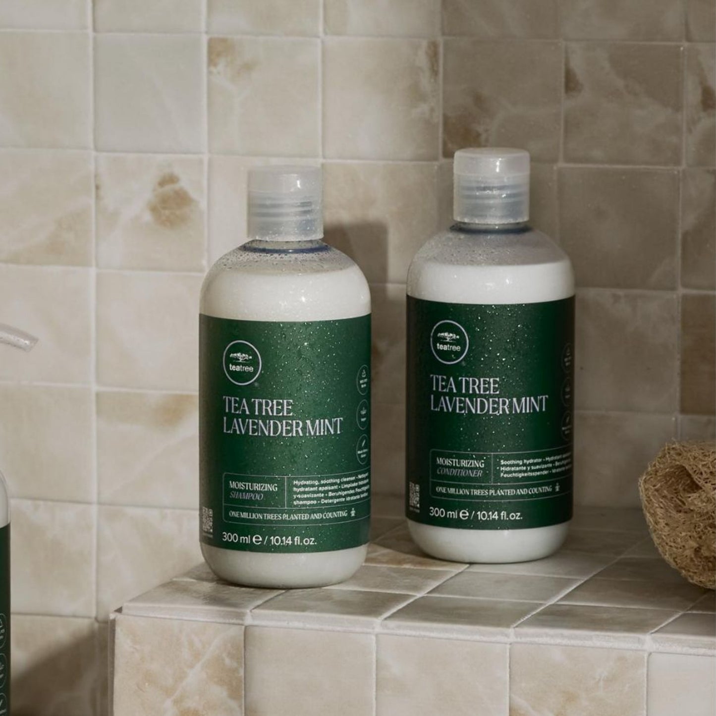 แชมพูบำรุงเติมความชุ่มชื้น มิ้นต์ลาเวนเดอร์โมยสเจอร์ไรซิ่ง โดย Paul Mitchell Lavender Mint Moisturizing Shampoo