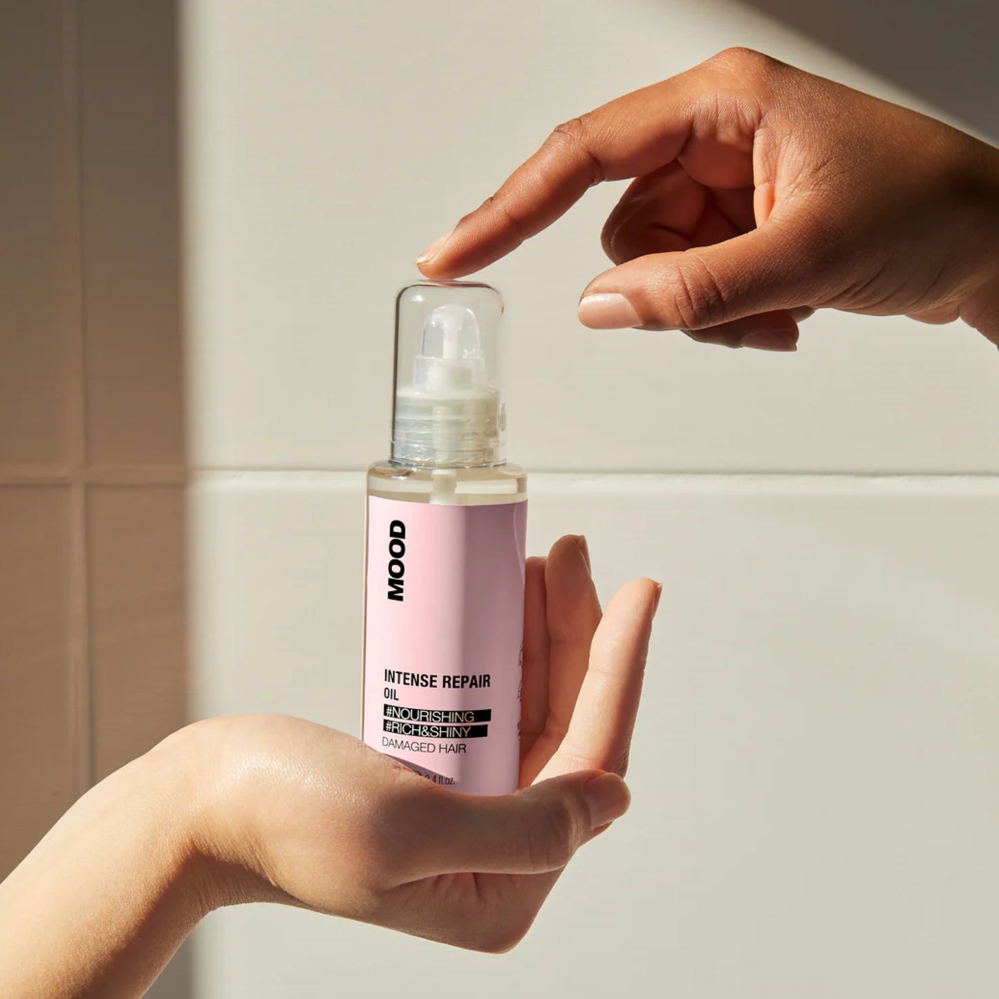 น้ำมันวิตามิน Mood Intense Repair Hair Oil Protect Damaged Hair